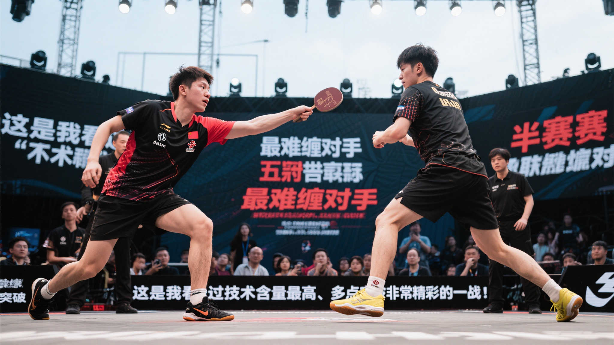 在半决赛中，与曾五次夺冠拥有“最难缠对手”称号的劲